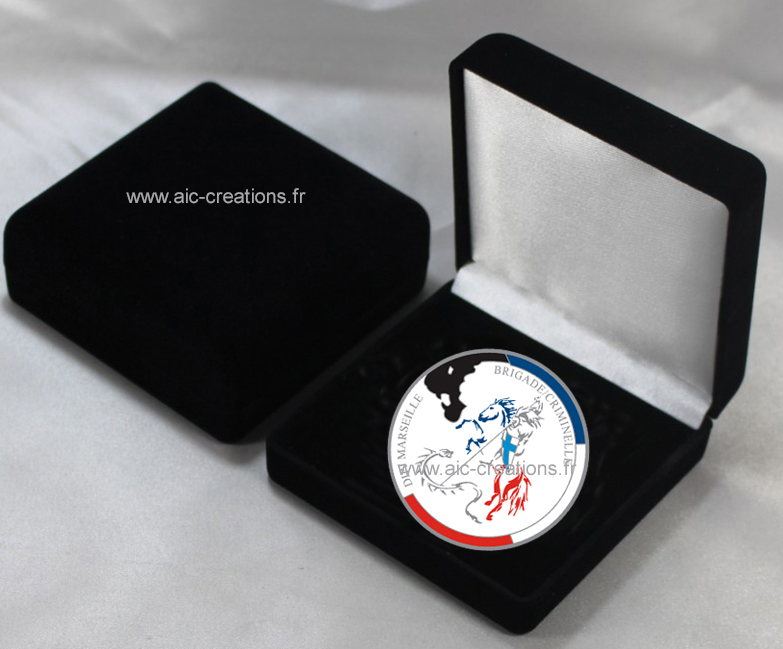 fabrication de médaille en zamac, médaille Emaillage a chaud pour DIPJ Marseille, médailles publicitaires, médailles haute qualité